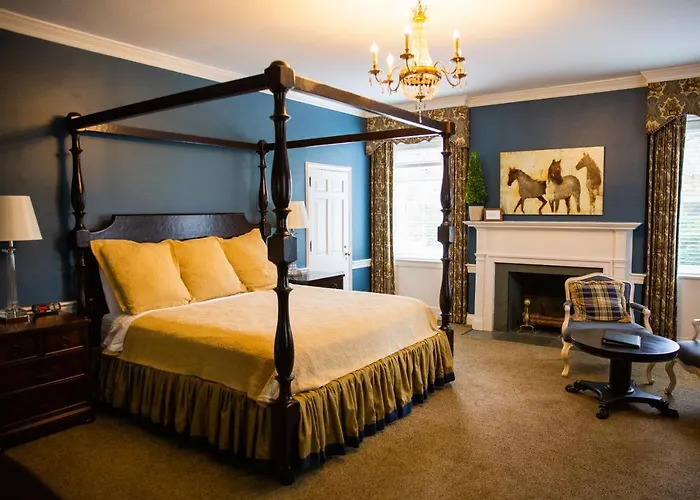 Providence Manor House Bed & Breakfast